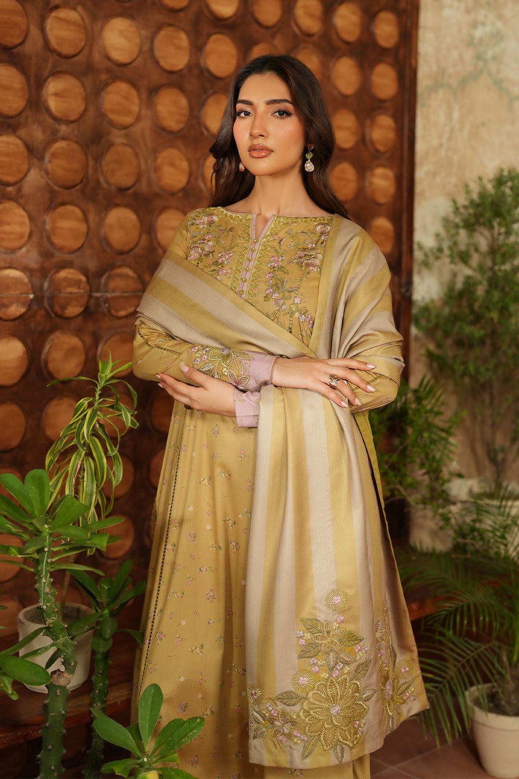 LAWN SUIT WITH CHIFFON DUPATTA 4 SIDE APLIK WITH 4 BUNCH DRESS