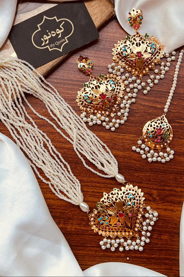 Beautiful Nauratan Mala, Earrings & Teeka Set